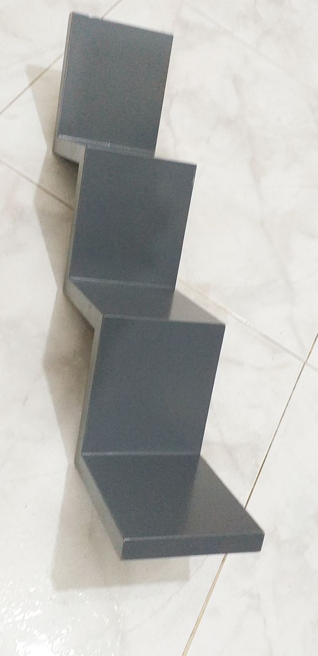 Scaffale e/o scale galleggianti a zig zag