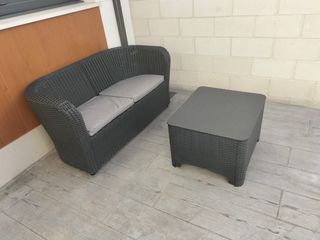 Sofá y mesa jardín 