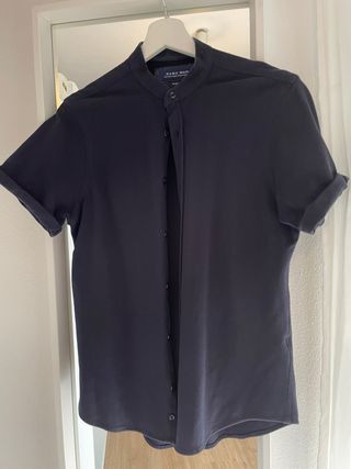 Camiseta con botones Slim fit. Zara man.