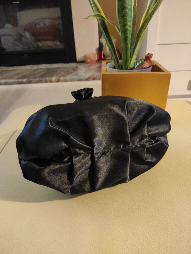 Borsa a mano in raso e vernice