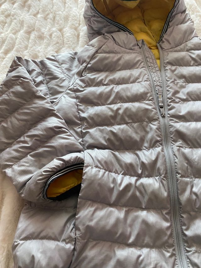 Chaqueta "Uniqlo" ultra ligera (7/8 años)