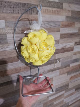 bouquet rose gialle piedistallo fiorì addobbi