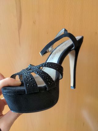 Sandalias tacón alto color negro