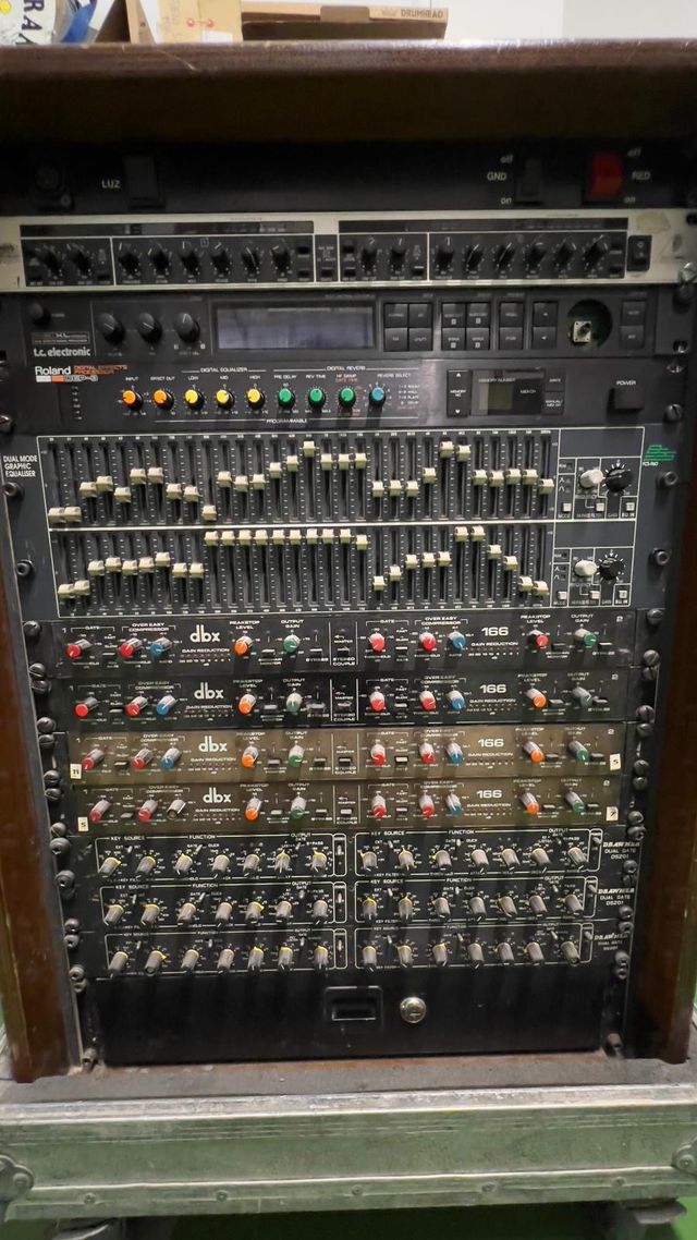 Mesa de sonido Yamaha pm4000