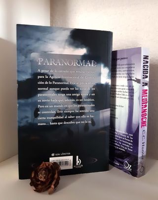 Paranormal y Nacida a medianoche