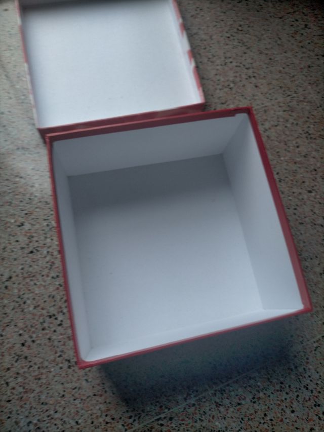 caja de cartón almacenaje