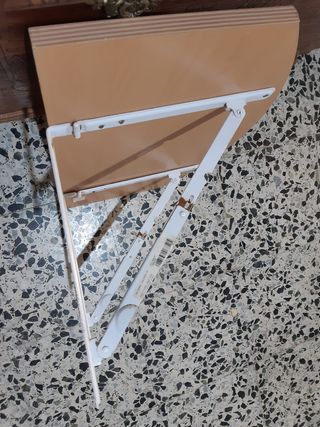 Mesa tablero abatible de pared