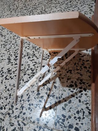 Mesa tablero abatible de pared