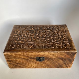 caja madera tallada