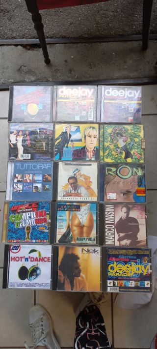 200 CD  di musica mista 1 euro cad