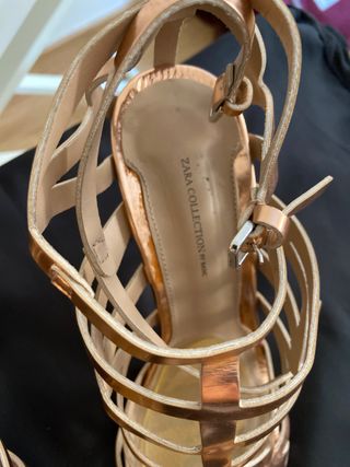 Sandalia Tacón fino rosa Gold dorado Zara