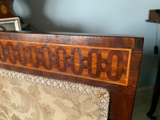 DOS (2) SILLAS DECORATIVAS ANTIGUAS