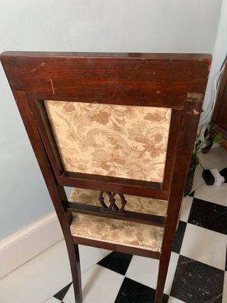 DOS (2) SILLAS DECORATIVAS ANTIGUAS