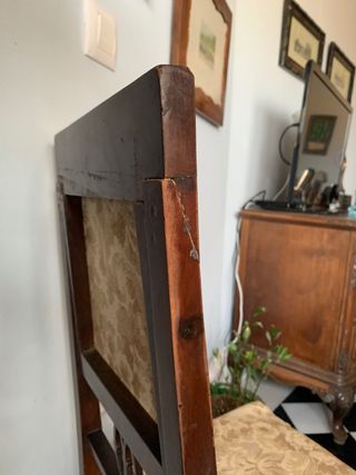 DOS (2) SILLAS DECORATIVAS ANTIGUAS