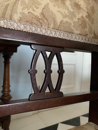 DOS (2) SILLAS DECORATIVAS ANTIGUAS