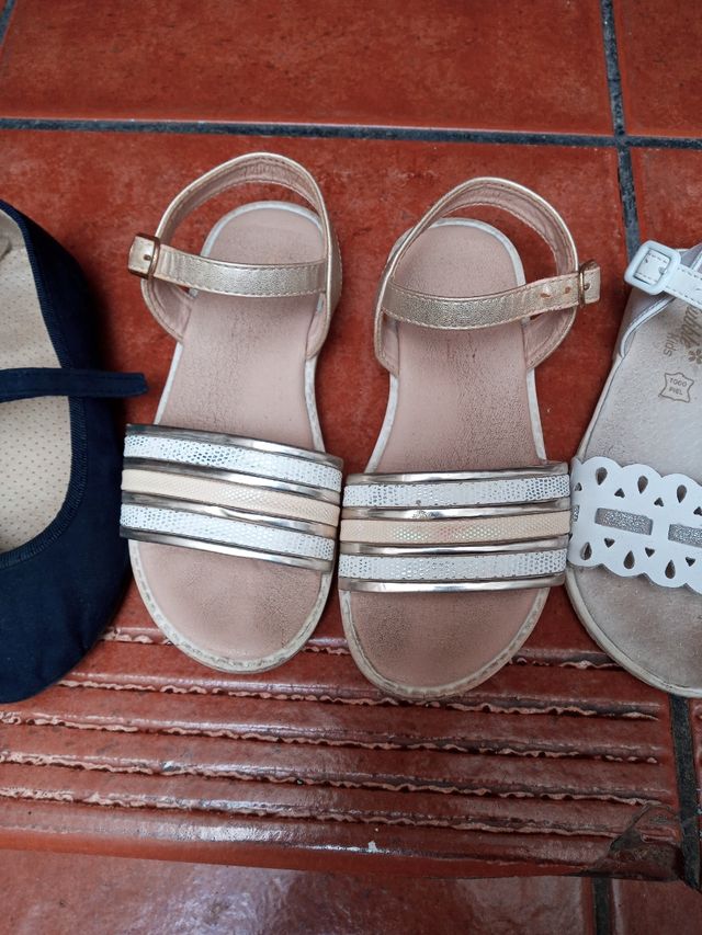 Zapatillas. Sandalias niña talla 30-31