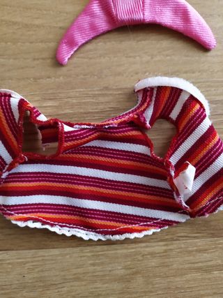 Tres muñecas, ropa y complementos