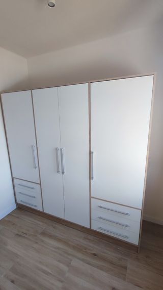 Carpintero y montador de muebles, cocinas, manitas