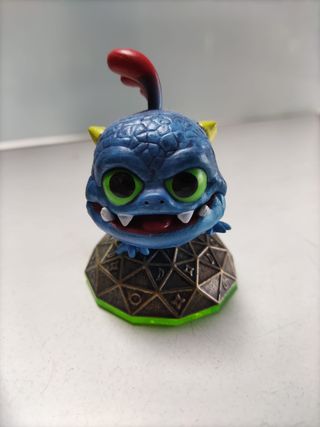 JUEGO WII SKYLANDERS + PORTAL + 4 FIGURAS