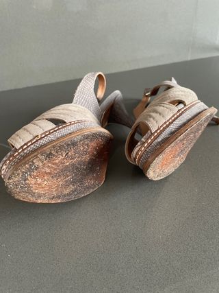 UTERQÜE sandalia piel con plataforma T 40