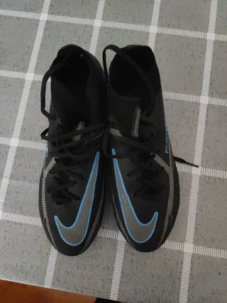 botas de fútbol