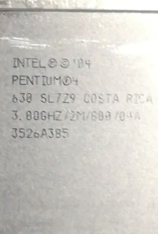 Pentium 4 con dissipatore.