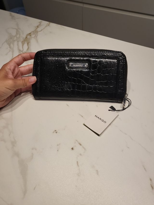 Portafoglio nero con borsetta e portafoglio