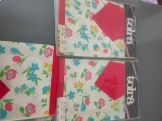 Set de tres manteles individuales  con servilletas