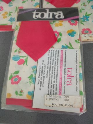 Set de tres manteles individuales  con servilletas