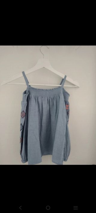 Camiseta niña escote barco.