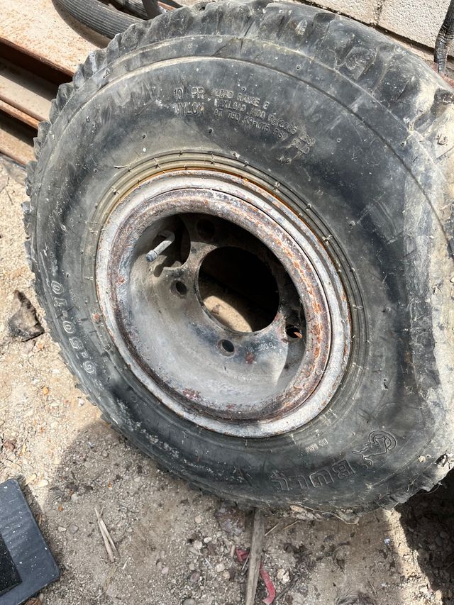 Vendo ruedas de elevador o toro