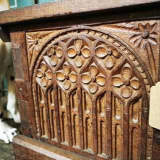 baúl pequeño. antiguo. madera