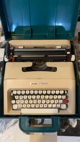 MÁQUINA DE ESCRIBIR