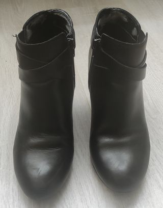 Botín negro talla 38