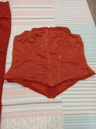 Falda y Corpiño con pedrería 