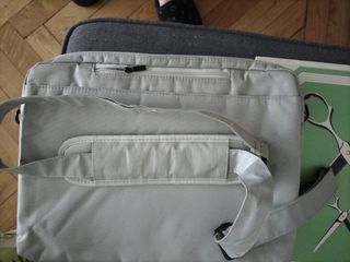 Funda gris ordenador pequeño
