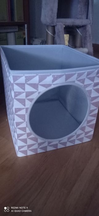 Cama para gatos, fieltro, con cojín interior .