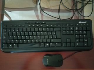 TECLADO MICROSOFT y ratón de regalo