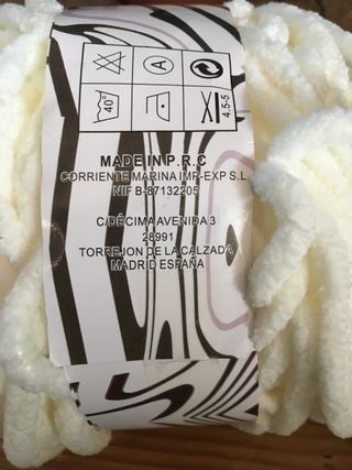 Ovillos de Polyester suave gris y blanco