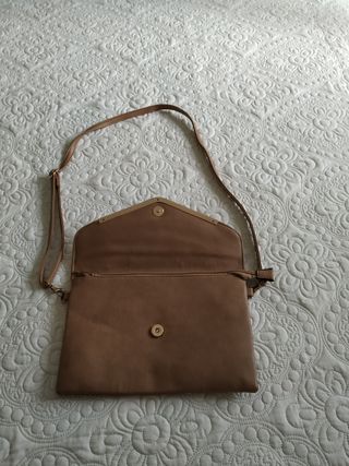 Bolso tipo sobre grande marrón