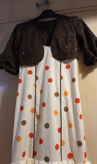 traje de gitana cin tres volantes y torerita.