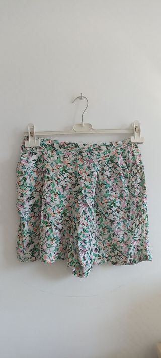 Pantalon floral fresquito.