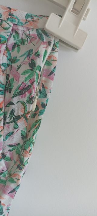 Pantalon floral fresquito.
