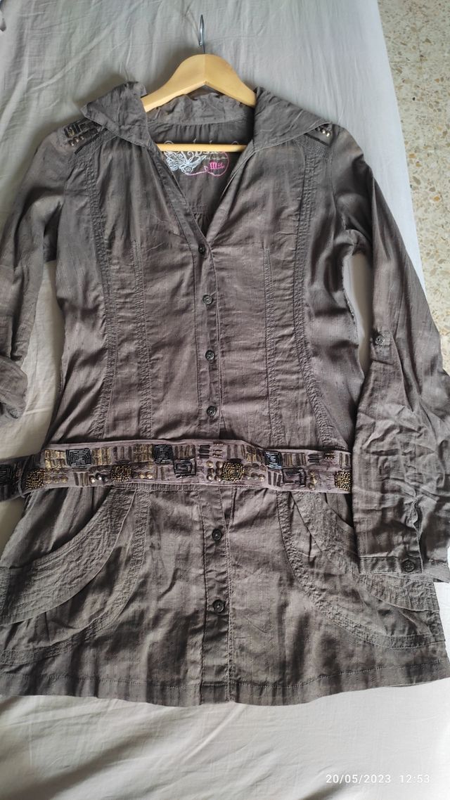 camisa larga con cinturón