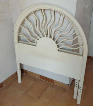 Mesa tv giratoria y con ruedas