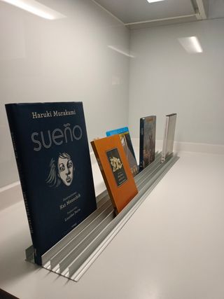 Imposta 8 vassoi per posizionare CD, DVD o simili