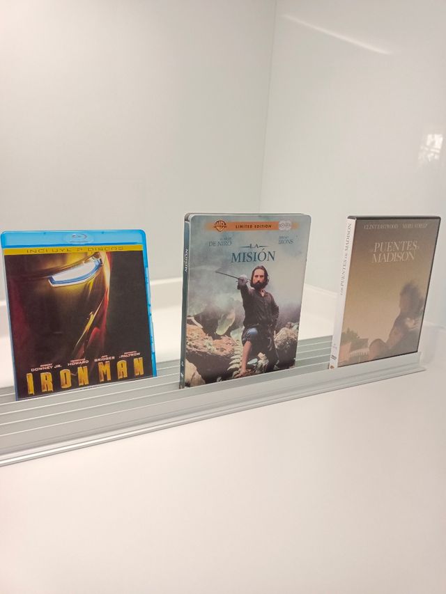 Configure 8 tabuleiros para colocar CDs, DVDs ou similares