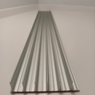 Imposta 8 vassoi per posizionare CD, DVD o simili