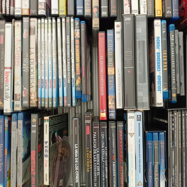 Configure 8 tabuleiros para colocar CDs, DVDs ou similares