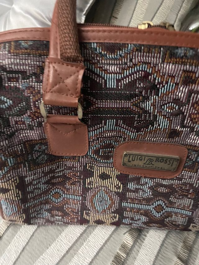 Bolso neceser, segunda mano en perfecto estado